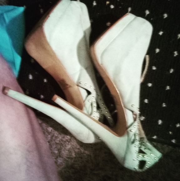 Size 8 sexy suede light turquoise heels w/gold runestones on the top side - Picture 2 of 3